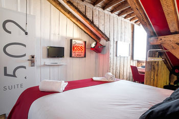No Limit Bairro Alto Hostal