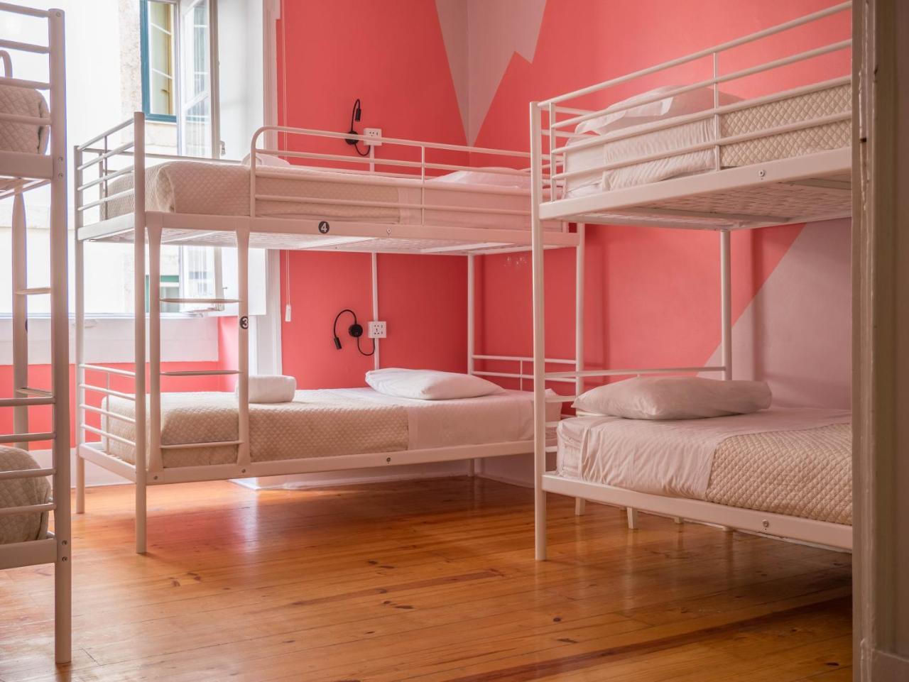 No Limit Bairro Alto Hostal